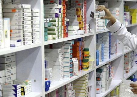 تکذیب کمبود آنتی بیوتیک در کردستان/ سهمیه ۳۰ هزار عددی سرم از امروز با اولویت بیمارستان‌ها توزیع می شود