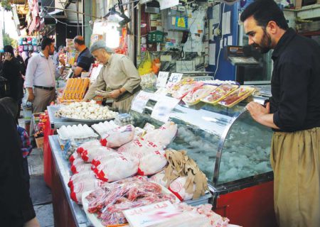 رویارویی صنعت گوشت و مرغ با افزایش قیمت و کاهش کشش بازار/ قاچاقچیانی که برای دام های مولد کردستان دندان تیز کرده‌اند