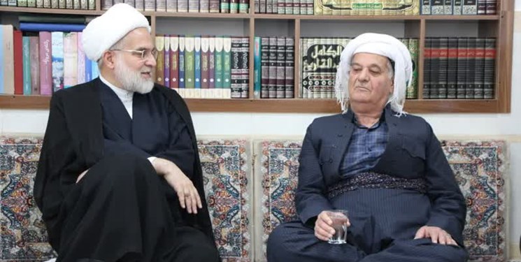 تکریم علمای شیعه و سنی به سبک نماینده ولی فقیه در کردستان