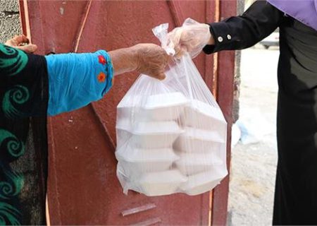 توزیع ۱۵۰۰ بسته غذا بین اقشار مختلف در سنندج