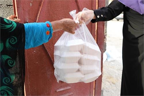 توزیع ۱۵۰۰ بسته غذا بین اقشار مختلف در سنندج