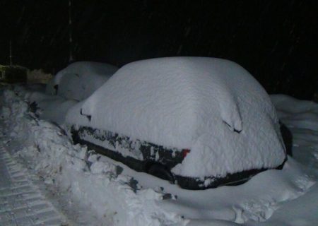 بارش برف و کولاک راه ارتباطی سروآباد-پاوه را بست