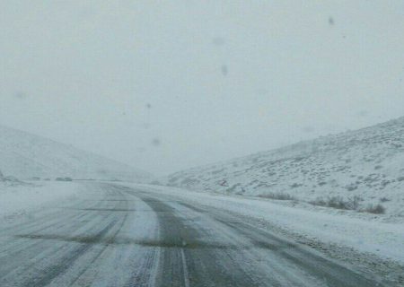 بارش برف سه محور اصلی در استان کردستان را بست