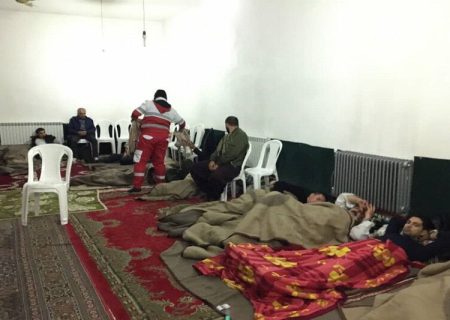 هلال احمر کردستان ۱۲۰ مسافر گرفتار در برف را اسکان داد