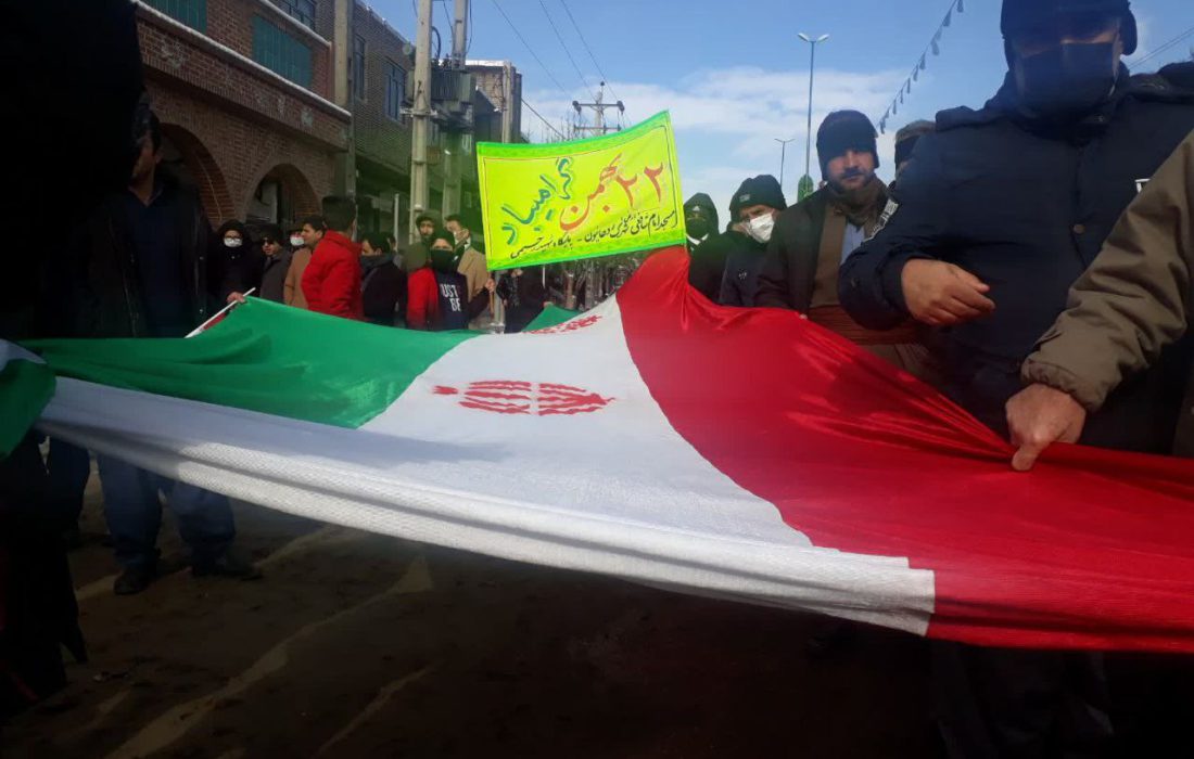 حضور باشکوه مردم شهرستان‌ دیواندره در راهپیمایی ۲۲ بهمن