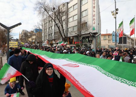حضور پر شور مردم در جشن ۴۴ سالگی انقلاب اسلامی/ شعار «الله اکبر» در کردستان طنین‌انداز شد + عکس و فیلم