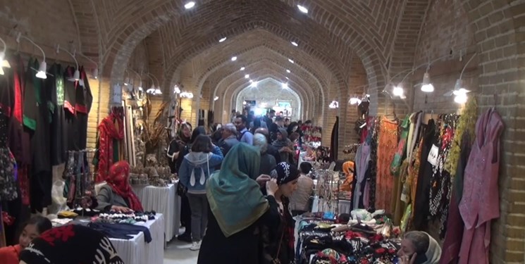 استقبال خوب مسافران و گردشگران نوروزی از صنایع دستی کردستان