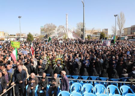 سنگ تمام کردستانی‌ها در تشییع شهید میلاد حیدری/ اشتیاق مردم برای بدرقه مهمان سیدالشهدا (ع)