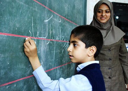 استان کُردستان با کمبود بیش از سه هزار معلم روبروست/ پنج معلم کردستانی راه یافته به بخش کشوری از بانوان هستند