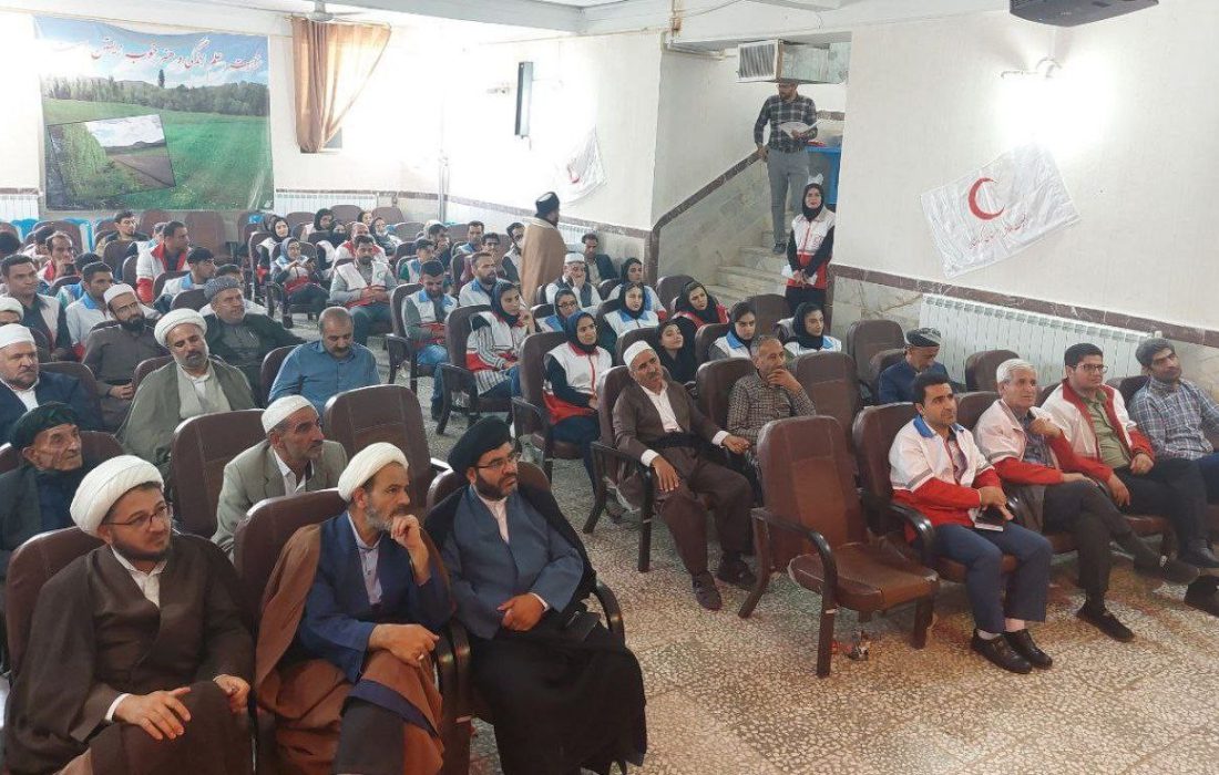 برگزاری همایش سبک زندگی ایرانی اسلامی در شهرستان دهگلان/ تقدیر از ۳۵ عضو فعال هلال‌احمر