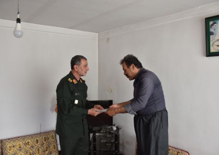 فرمانده سپاه بیت‌المقدس کردستان با خانواده‌های شهدا دیدار کرد+ تصاویر