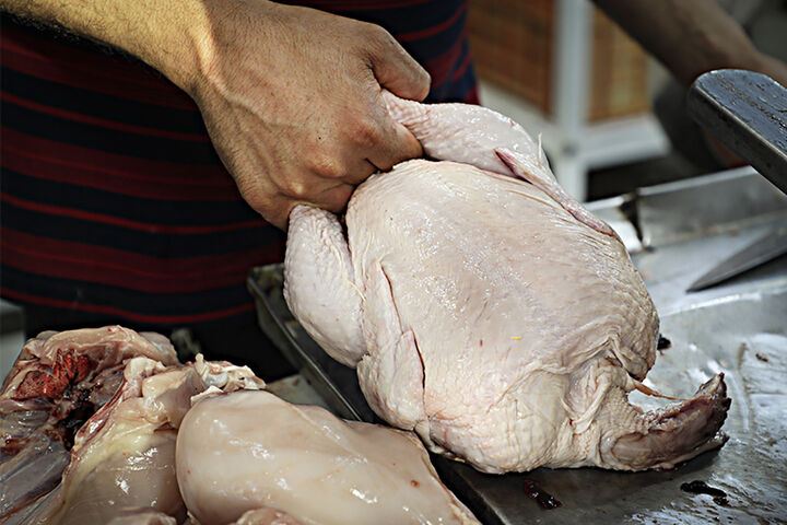تامین گوشت مرغ مورد نیاز در بازار کردستان