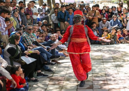 شانزدهمین جشنواره تئاتر خیابانی مریوان دهه دوم مهر برگزار می شود