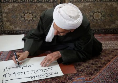حضوری‌نویسی آیات قرآنی توسط خوشنویسان کردستانی در سنندج
