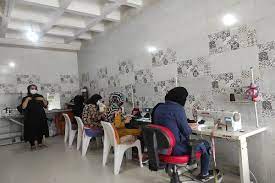آموزش مهارت‌‌‌های کسب و کارهای خانگی به بیش از ۱۴۰۰ نفر از جوانان هلال‌احمر کردستان