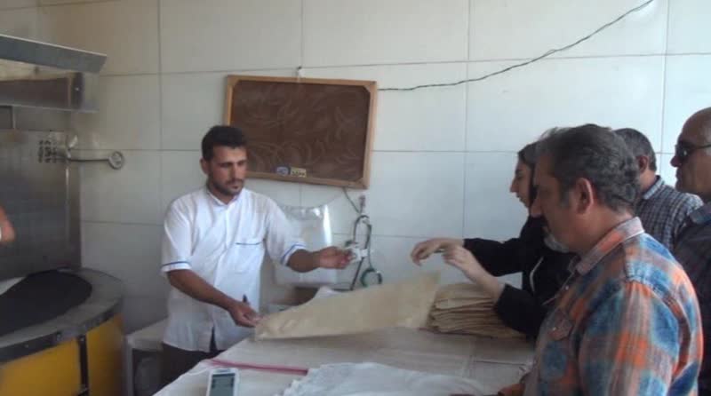 سهمیه آرد خبازی‌های شهرستان دهگلان افزایش یافت