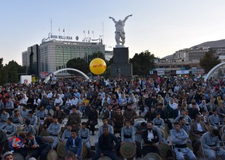 اجتماع بزرگ ذاکران نبوی در میدان آزادی سنندج