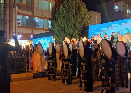 جشن بزرگ ۳۰ هزار نفری میلاد پیامبر مهربانی‌ها در شهر مریوان برگزار شد
