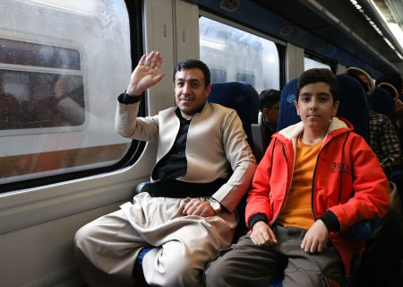 اولین قطار سنندج – همدان عازم تهران شد