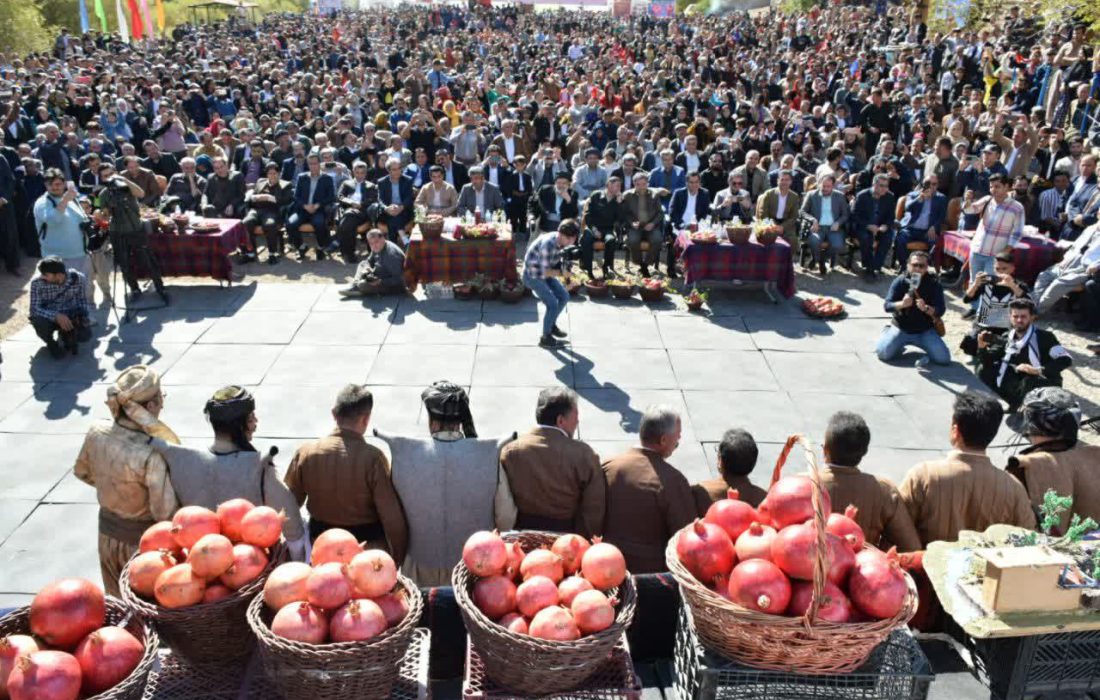 جشنواره‌ای به شکرانه برداشت یاقوت‌های سرخ در منطقه جهانی اورامانات