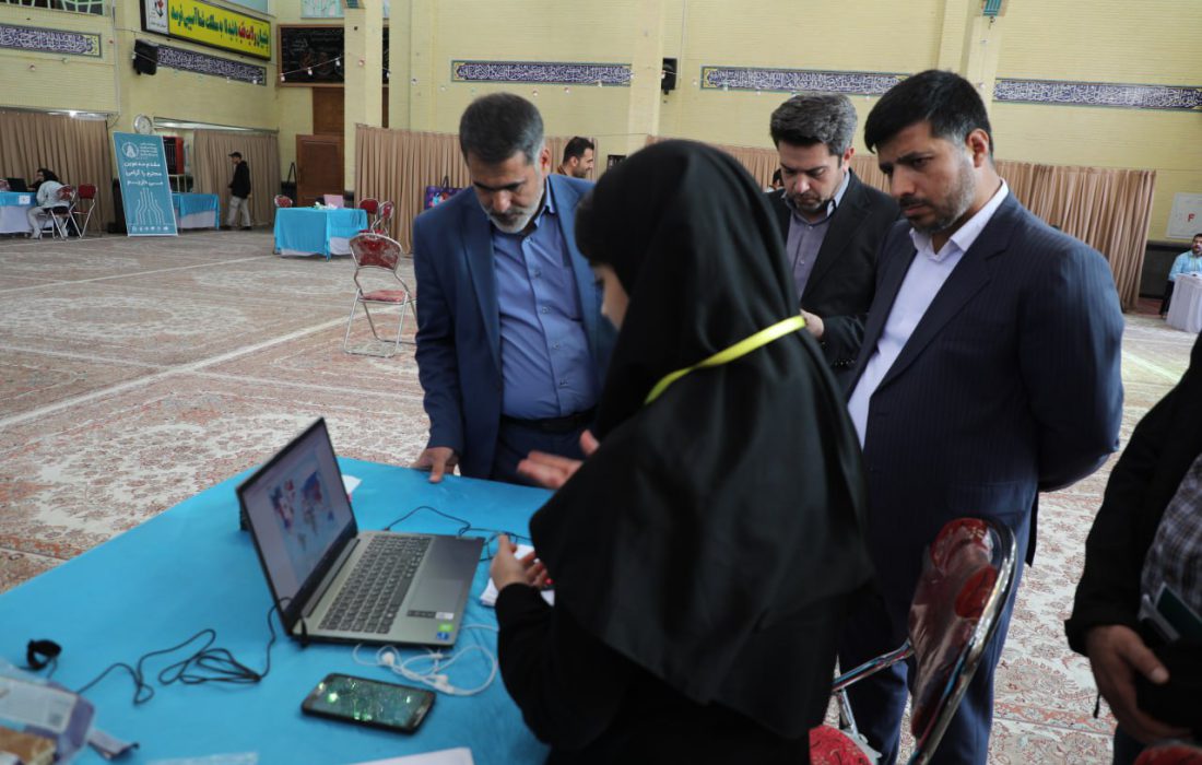 بازدید معاون استاندار کردستان و فرماندار سنندج از پنجمین رویداد تخصصی تولید محتوای دیجیتال بسیج