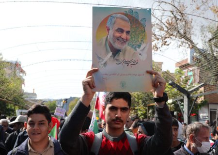 حضور دهه هشتادی‌ها و نودی‌ها در راهپیمایی یوم‌الله ۱۳ آبان+ تصاویر
