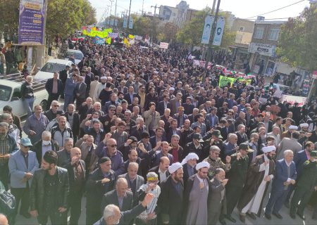 شکوه حضور قروه‌ای‌ها در راهپیمایی ۱۳ آبان+ تصویر