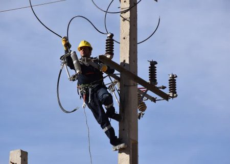 شبکه برق بیش از هزار و ۷۰۰ روستای کردستان اصلاح شد