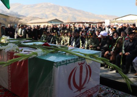 تدفین باشکوه پیکر‌ مطهر شهید‌ گمنام ‌در ستاد سپاه بیت‌المقدس کردستان+ عکس