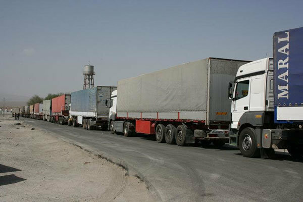 ۷۶ هزار تن کالا از گمرکات کردستان وارد کشور شد