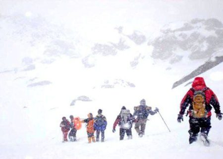 نجات سه کوهنورد گرفتار در برف ارتفاعات روستای  کله‌یونجه مریوان