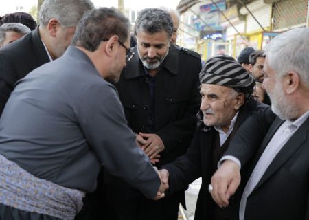 حضور استاندار کردستان در بازار مریوان و دیدار صمیمی با کسبه و بازاریان+ تصاویر 