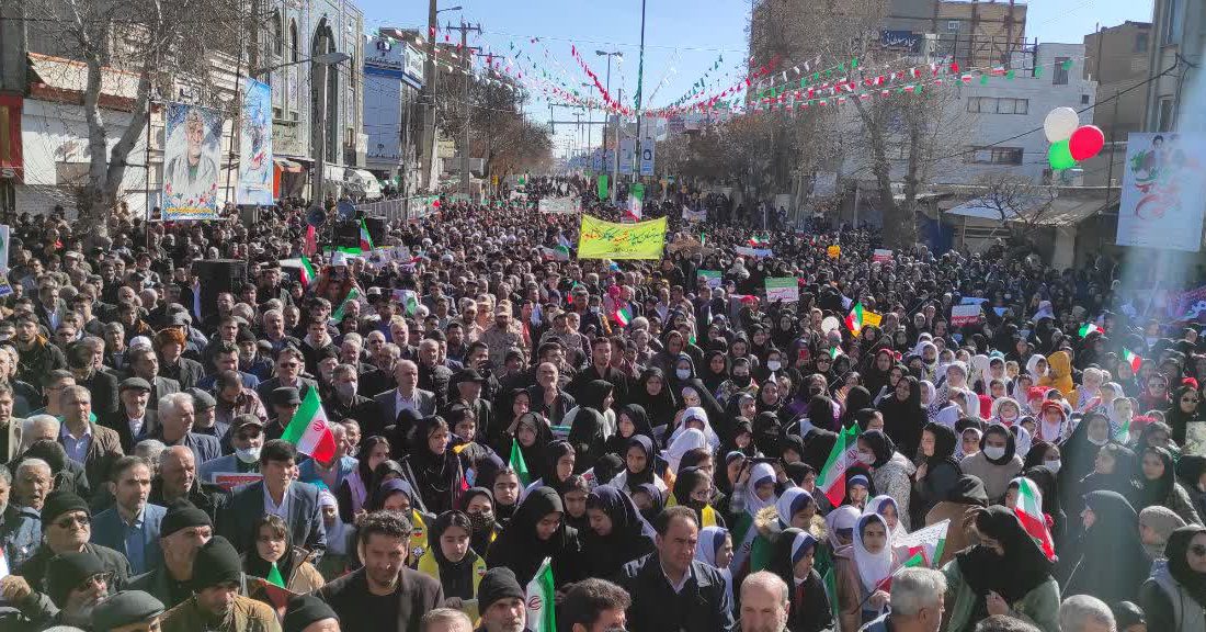 حضور باشکوه مردم شهرستان‌ قروه در راهپیمایی ۲۲ بهمن