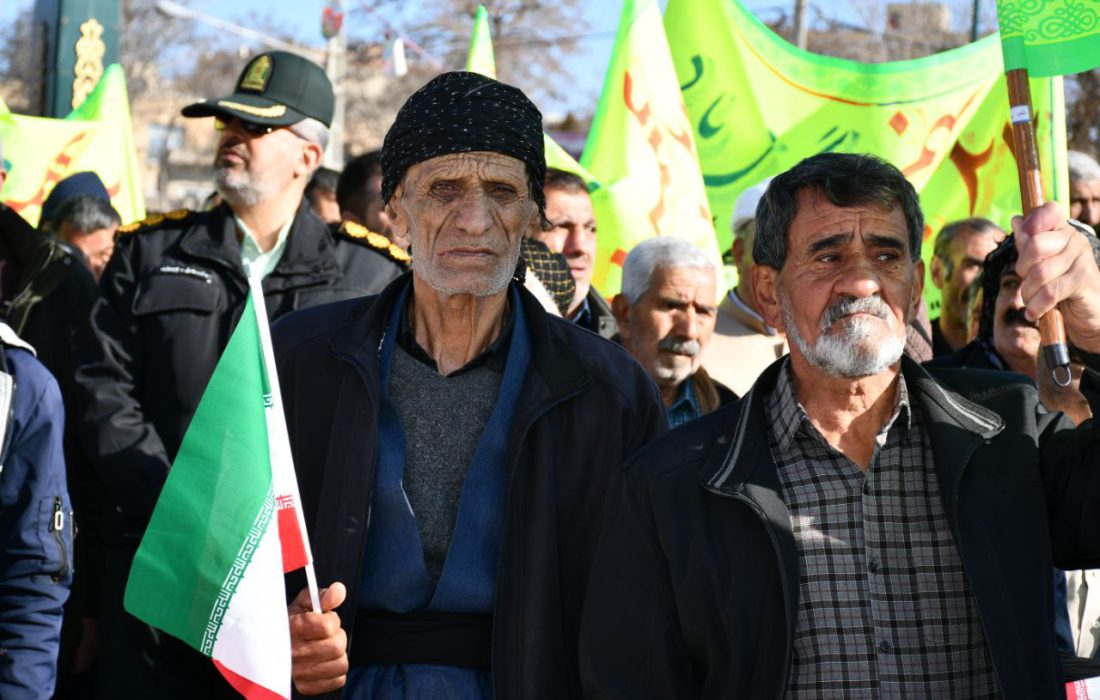 حضور باشکوه مردم شهرستان‌ دیواندره در راهپیمایی ۲۲ بهمن