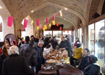 نمایشگاه نوروزی صنایع‌دستی و سوغات در شهر سنندج