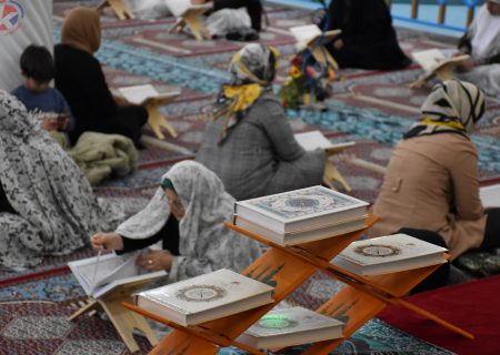 جزءخوانی قرآن کریم در مسجد جامع شهر سنندج