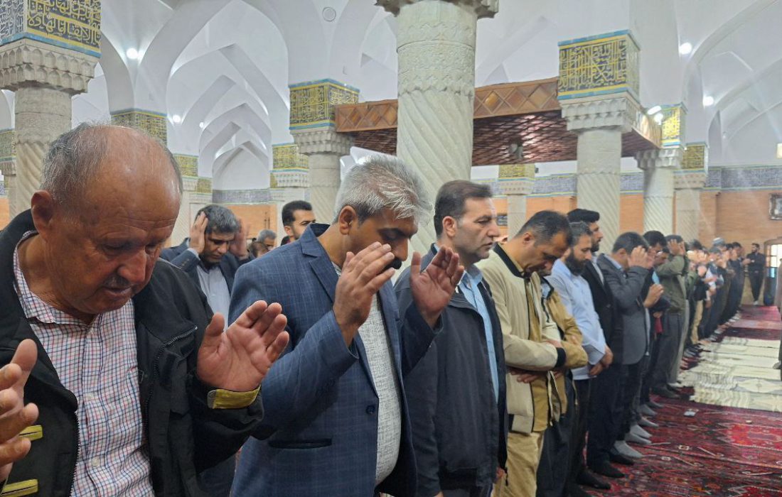 نماز عید فطر در سنندج اقامه شد