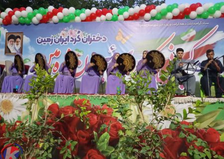جشن بزرگ «دختران کُرد ایران زمین» در سقز برگزار شد